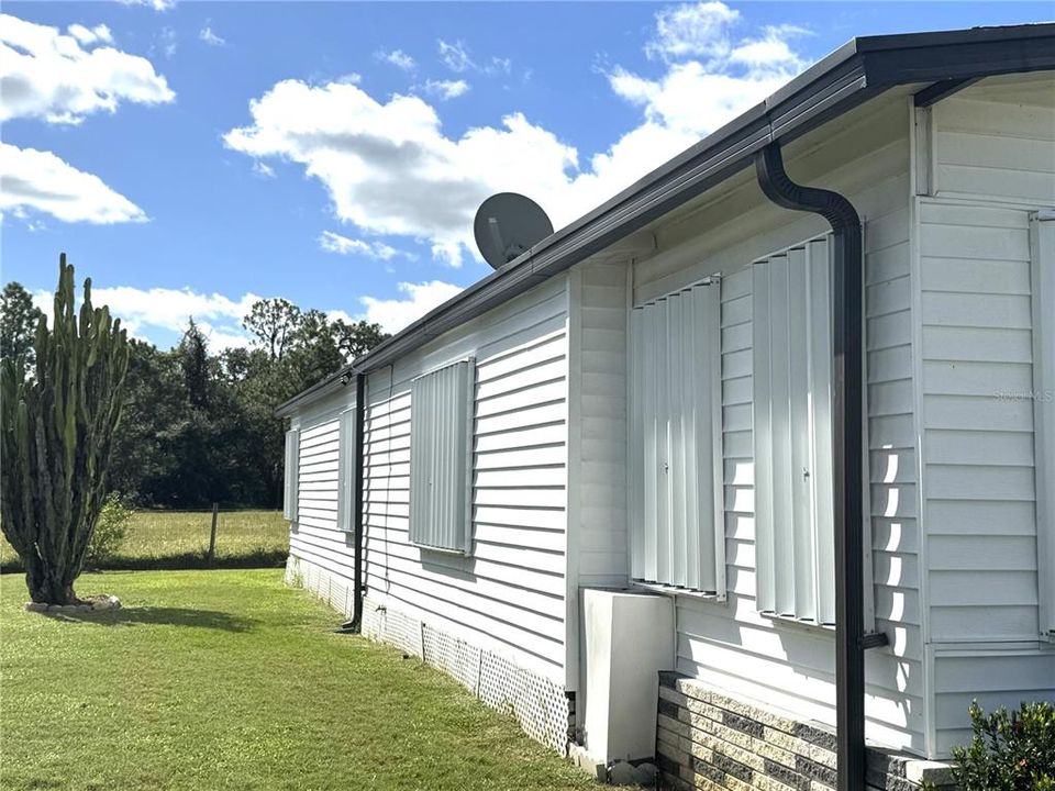 待售: $169,900 (2 贝兹, 2 浴室, 1525 平方英尺)