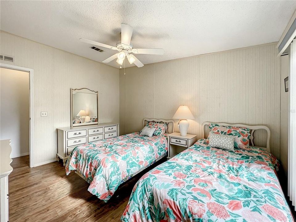 待售: $169,900 (2 贝兹, 2 浴室, 1525 平方英尺)