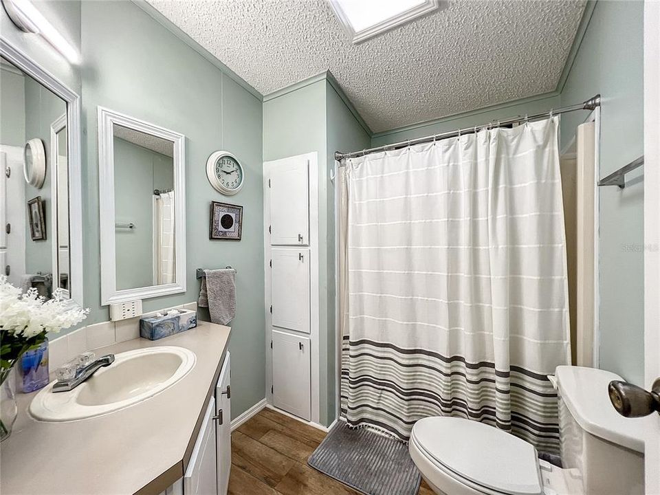 待售: $169,900 (2 贝兹, 2 浴室, 1525 平方英尺)