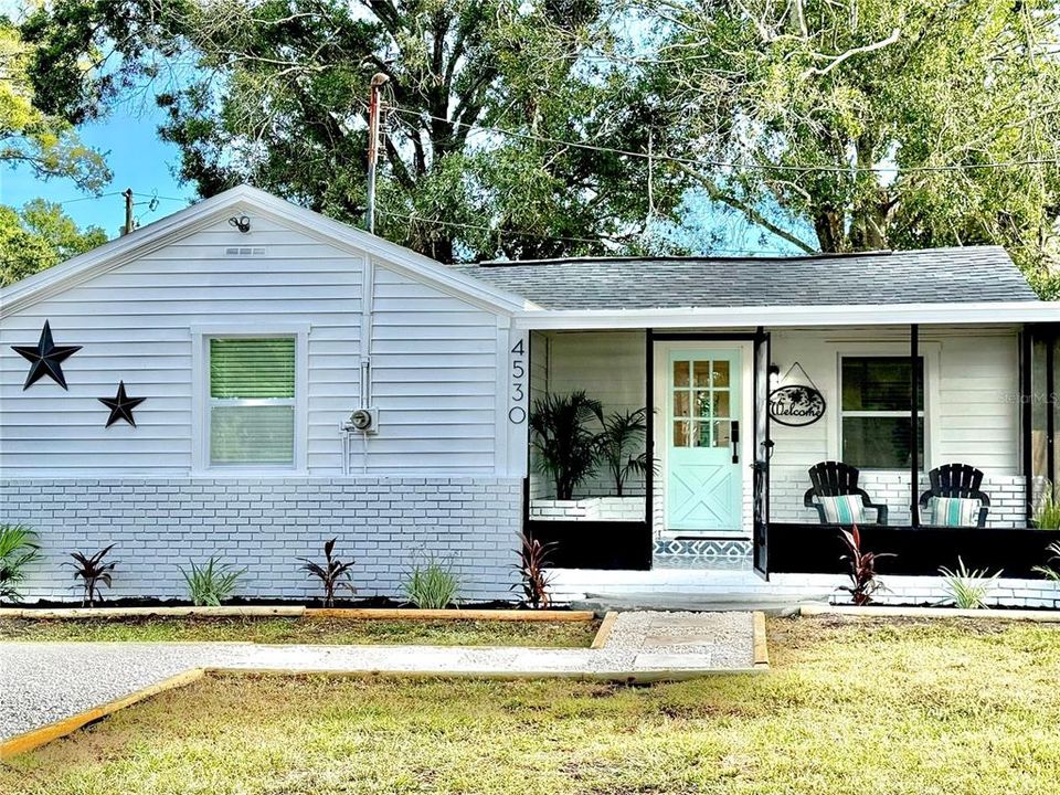 На продажу: $297,900 (3 спален, 1 ванн, 888 Квадратных фут)