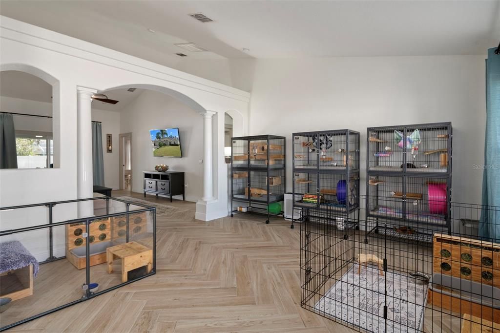 En Venta: $390,000 (4 camas, 2 baños, 2121 Pies cuadrados)