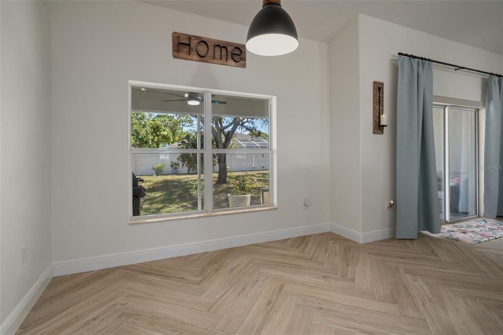 En Venta: $390,000 (4 camas, 2 baños, 2121 Pies cuadrados)