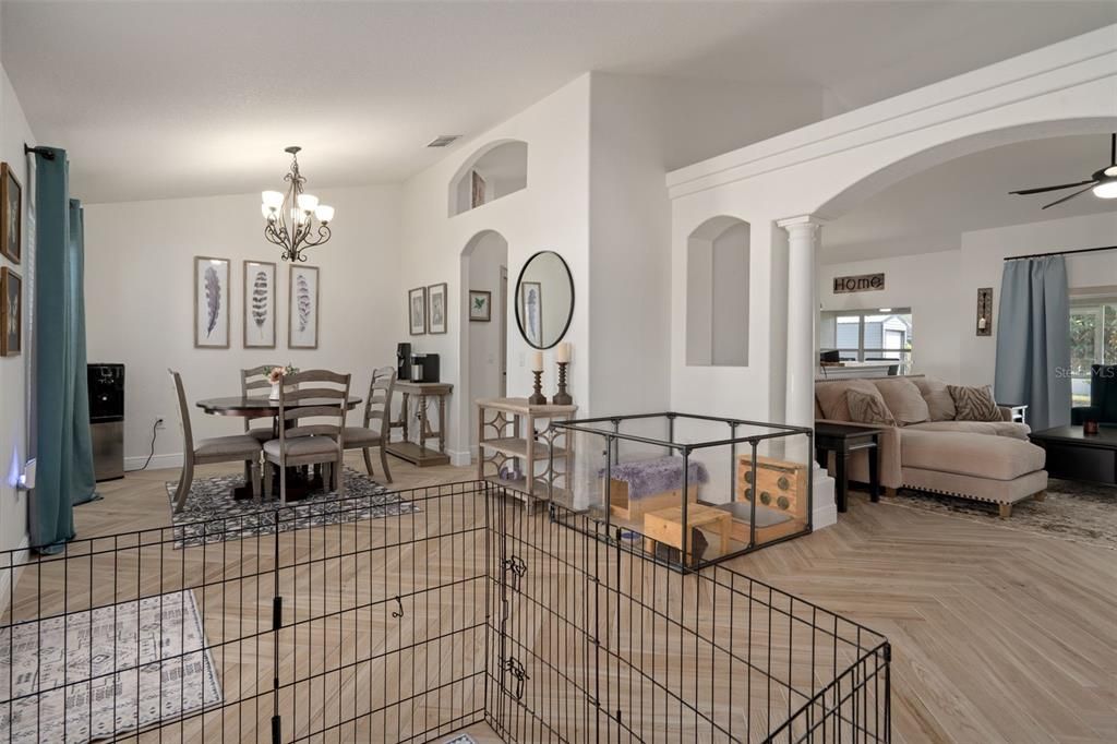 En Venta: $390,000 (4 camas, 2 baños, 2121 Pies cuadrados)