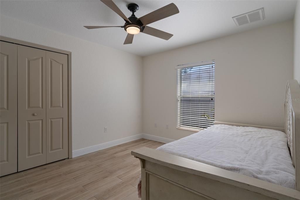 En Venta: $390,000 (4 camas, 2 baños, 2121 Pies cuadrados)