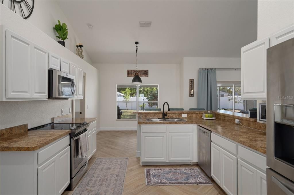 En Venta: $390,000 (4 camas, 2 baños, 2121 Pies cuadrados)