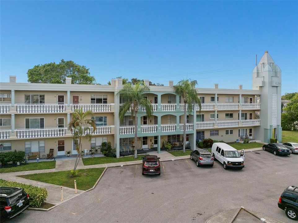 Recently Sold: $99,900 (1 beds, 1 baths, 825 Square Feet)