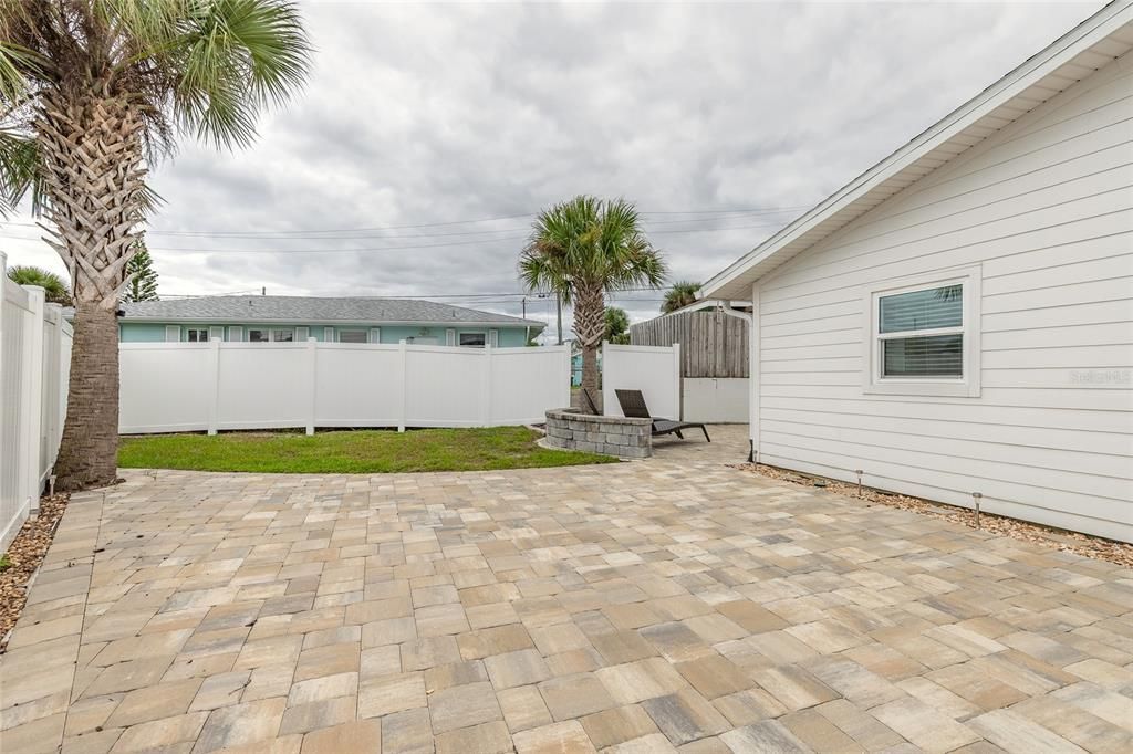 待售: $450,000 (4 贝兹, 2 浴室, 1661 平方英尺)