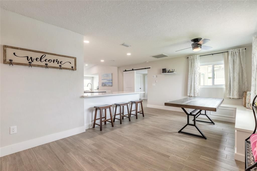 待售: $450,000 (4 贝兹, 2 浴室, 1661 平方英尺)