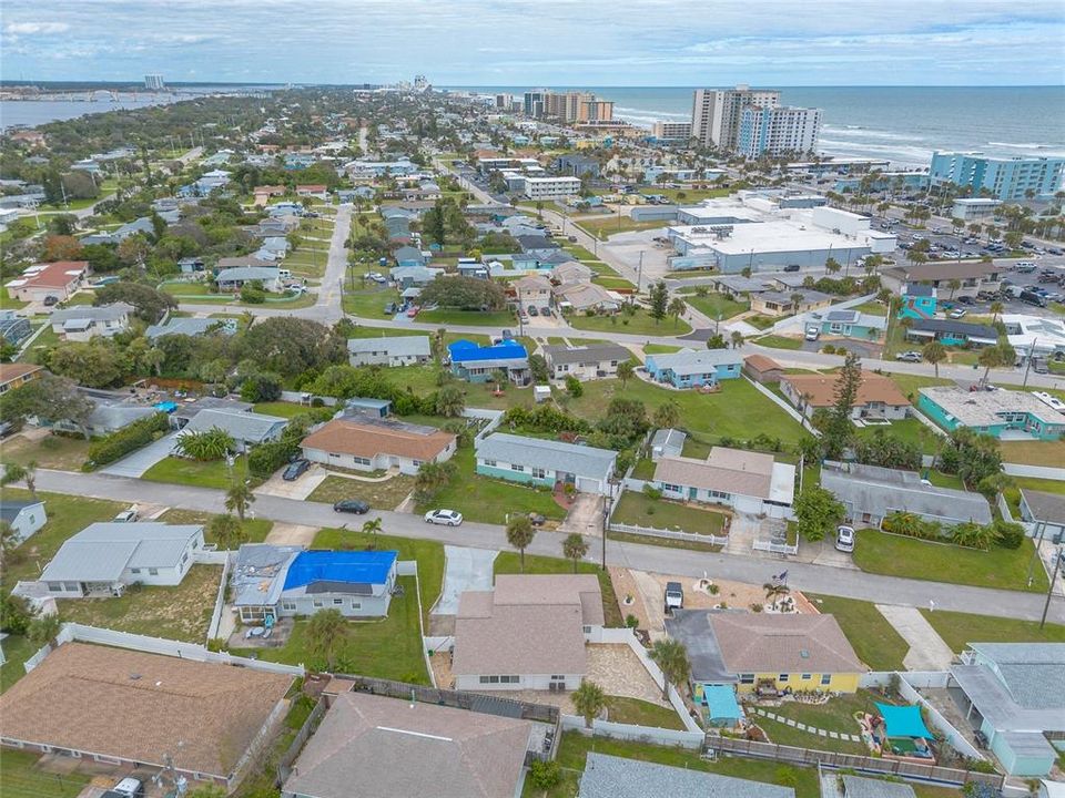 待售: $450,000 (4 贝兹, 2 浴室, 1661 平方英尺)