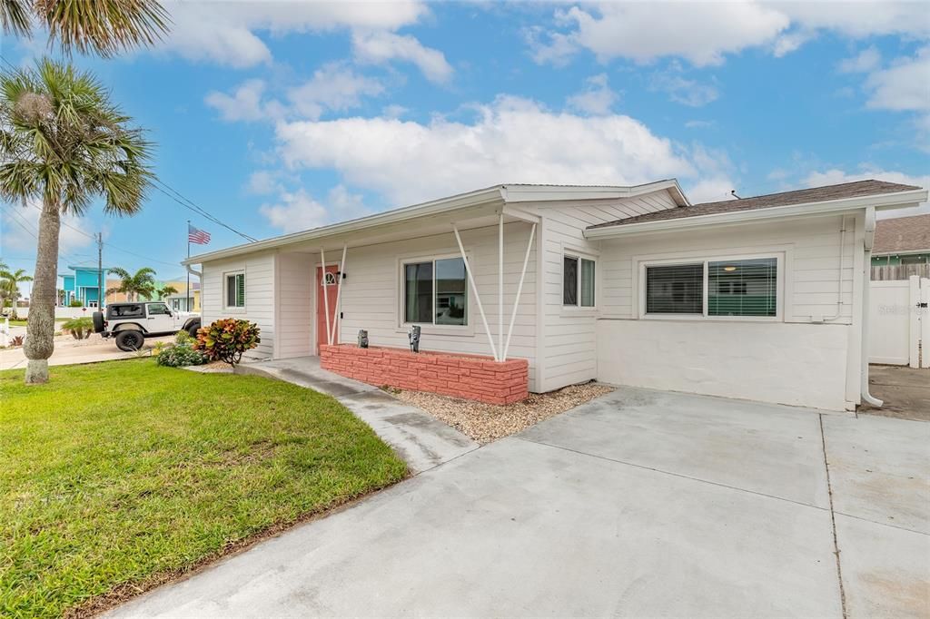 待售: $450,000 (4 贝兹, 2 浴室, 1661 平方英尺)