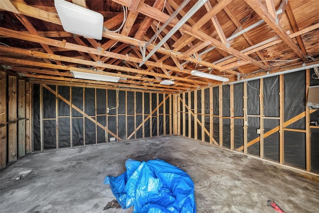 Activo con contrato: $285,000 (3 camas, 1 baños, 840 Pies cuadrados)