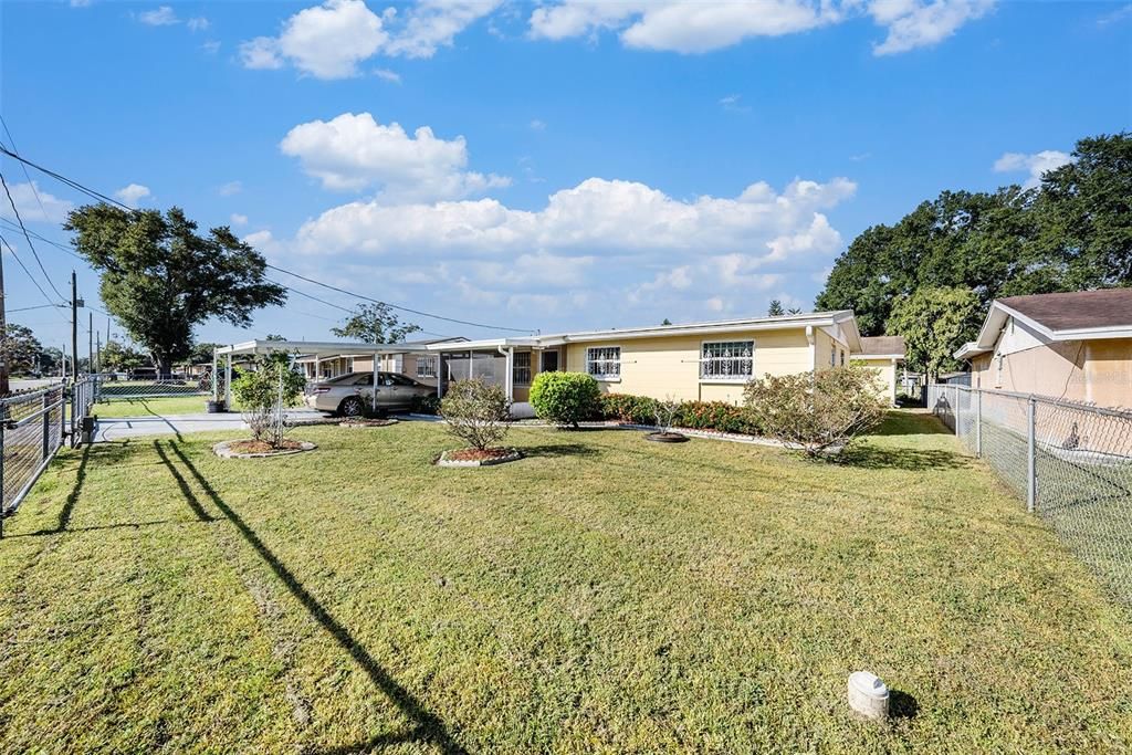 Activo con contrato: $285,000 (3 camas, 1 baños, 840 Pies cuadrados)