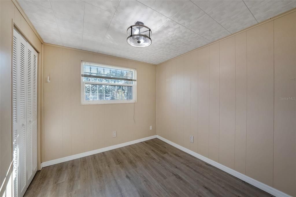 Activo con contrato: $285,000 (3 camas, 1 baños, 840 Pies cuadrados)