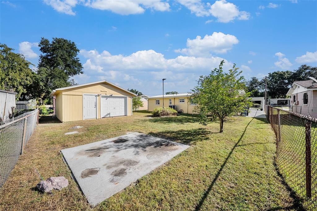 Activo con contrato: $285,000 (3 camas, 1 baños, 840 Pies cuadrados)