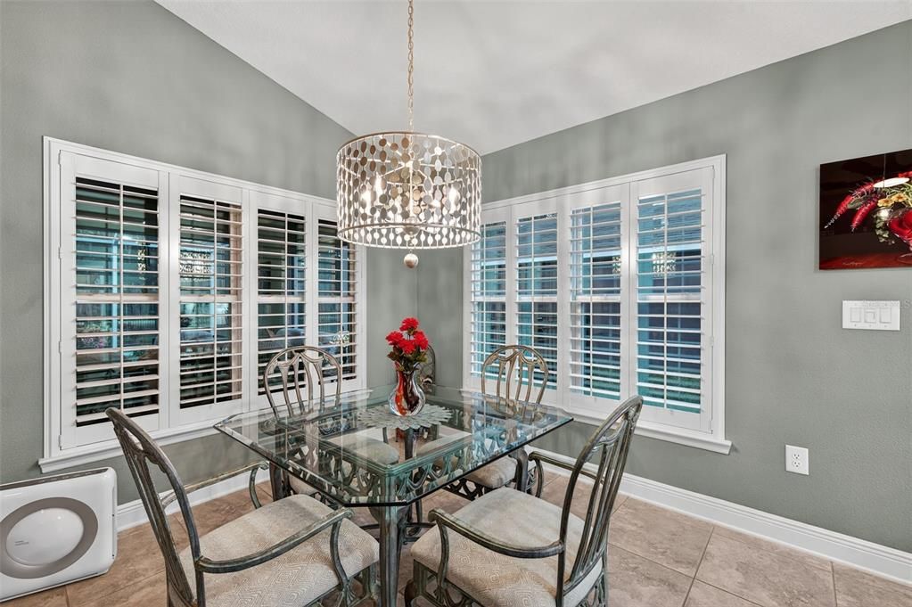 合同活跃: $400,000 (3 贝兹, 2 浴室, 1978 平方英尺)