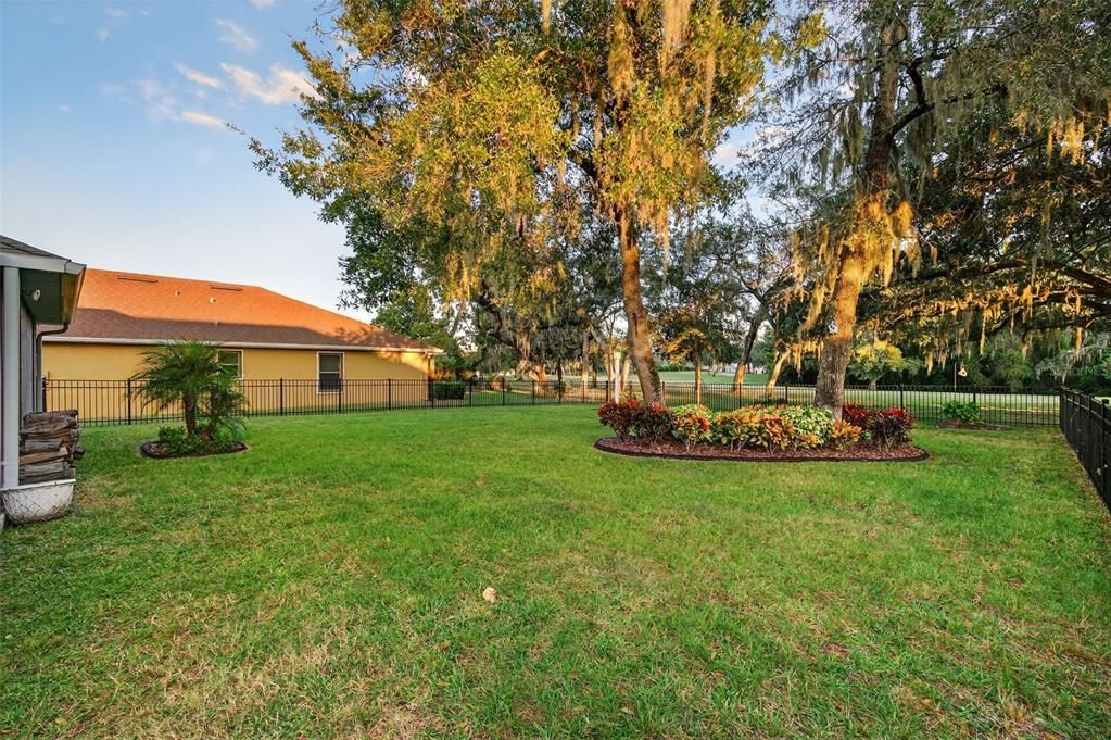 合同活跃: $400,000 (3 贝兹, 2 浴室, 1978 平方英尺)