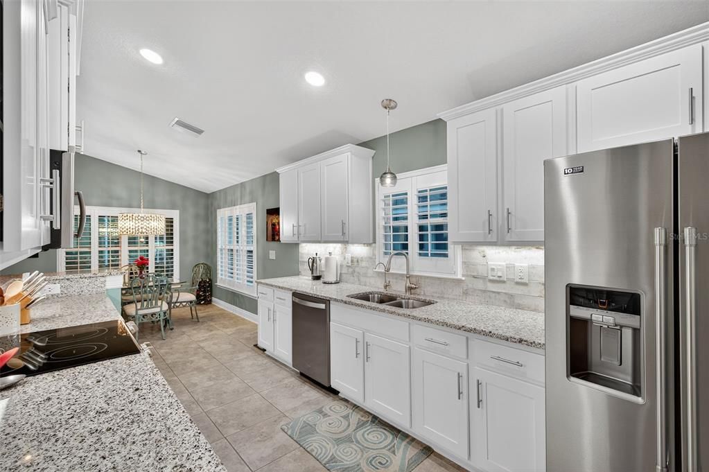 合同活跃: $400,000 (3 贝兹, 2 浴室, 1978 平方英尺)