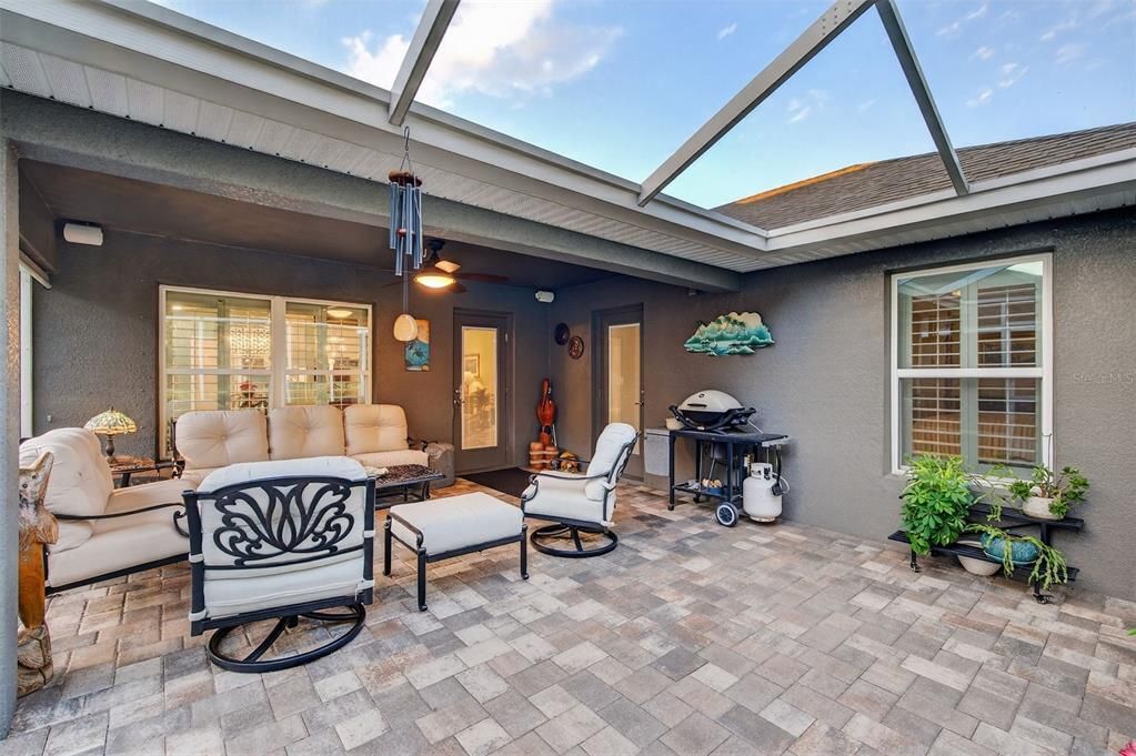 合同活跃: $400,000 (3 贝兹, 2 浴室, 1978 平方英尺)