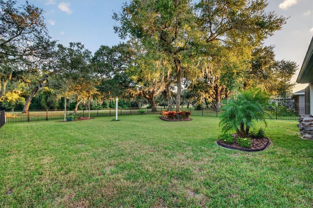 合同活跃: $400,000 (3 贝兹, 2 浴室, 1978 平方英尺)