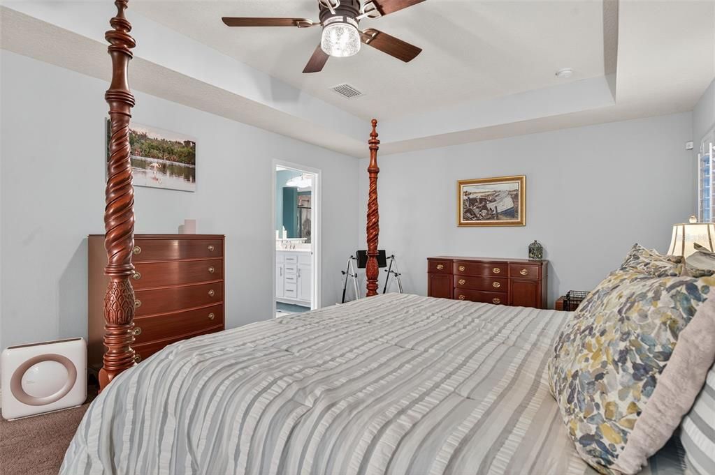 合同活跃: $400,000 (3 贝兹, 2 浴室, 1978 平方英尺)