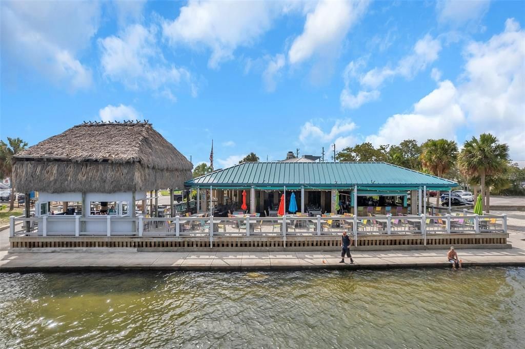 合同活跃: $400,000 (3 贝兹, 2 浴室, 1978 平方英尺)