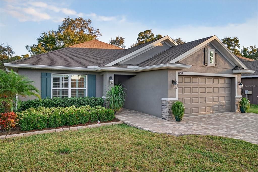 合同活跃: $400,000 (3 贝兹, 2 浴室, 1978 平方英尺)