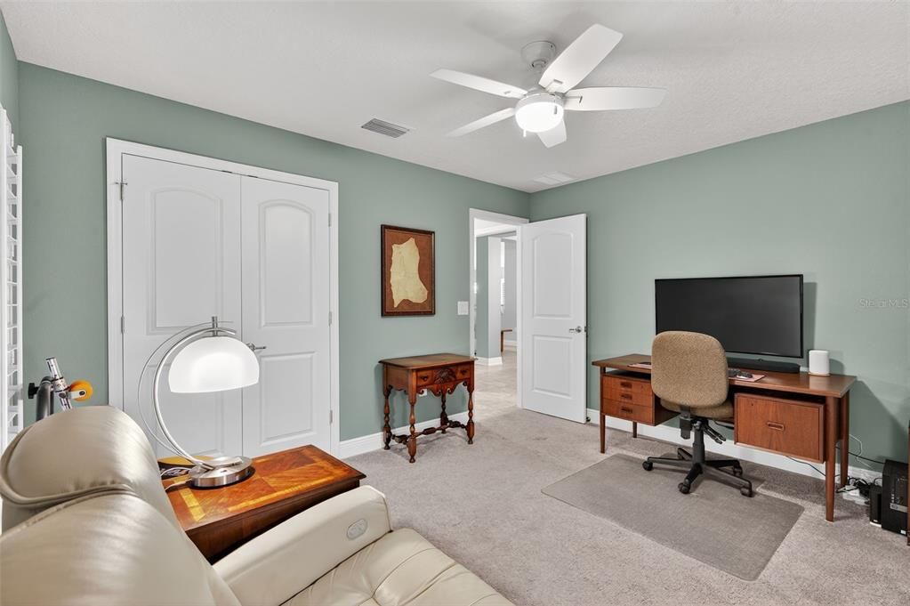 合同活跃: $400,000 (3 贝兹, 2 浴室, 1978 平方英尺)