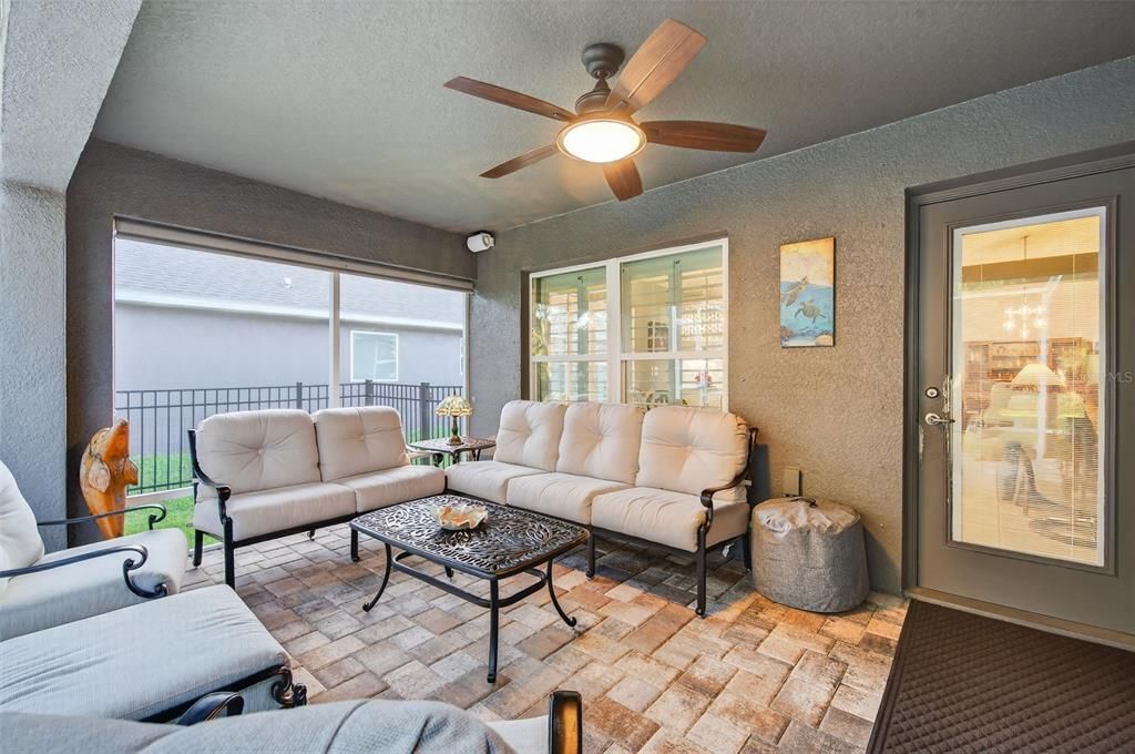 合同活跃: $400,000 (3 贝兹, 2 浴室, 1978 平方英尺)