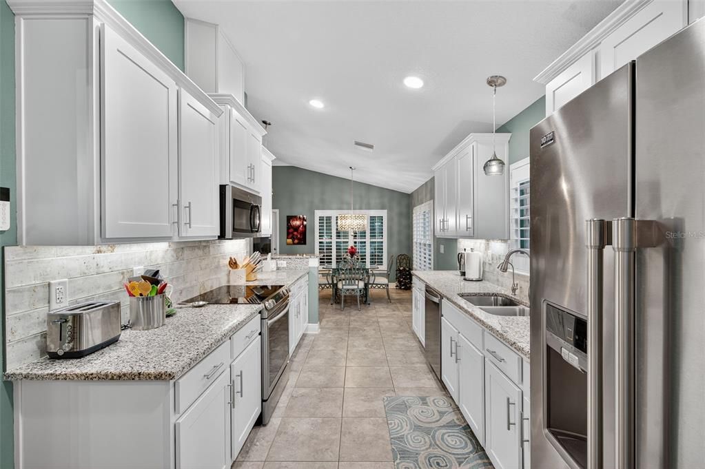 合同活跃: $400,000 (3 贝兹, 2 浴室, 1978 平方英尺)