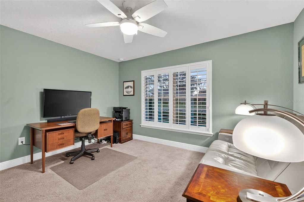 合同活跃: $400,000 (3 贝兹, 2 浴室, 1978 平方英尺)