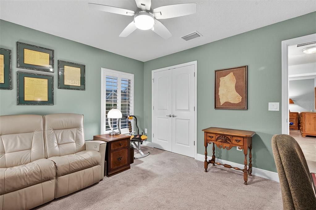 合同活跃: $400,000 (3 贝兹, 2 浴室, 1978 平方英尺)