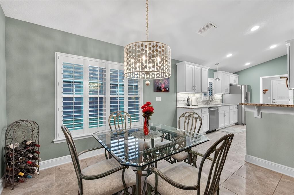 合同活跃: $400,000 (3 贝兹, 2 浴室, 1978 平方英尺)