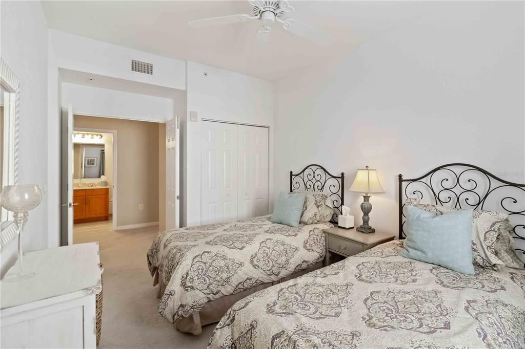 En Venta: $388,000 (2 camas, 2 baños, 985 Pies cuadrados)