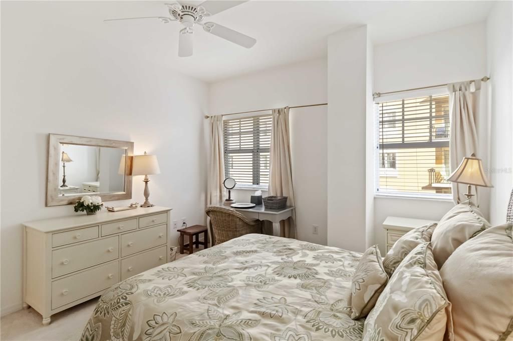 En Venta: $388,000 (2 camas, 2 baños, 985 Pies cuadrados)