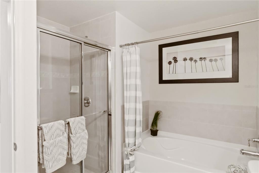 En Venta: $388,000 (2 camas, 2 baños, 985 Pies cuadrados)