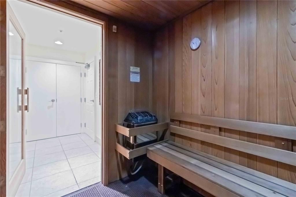 En Venta: $388,000 (2 camas, 2 baños, 985 Pies cuadrados)