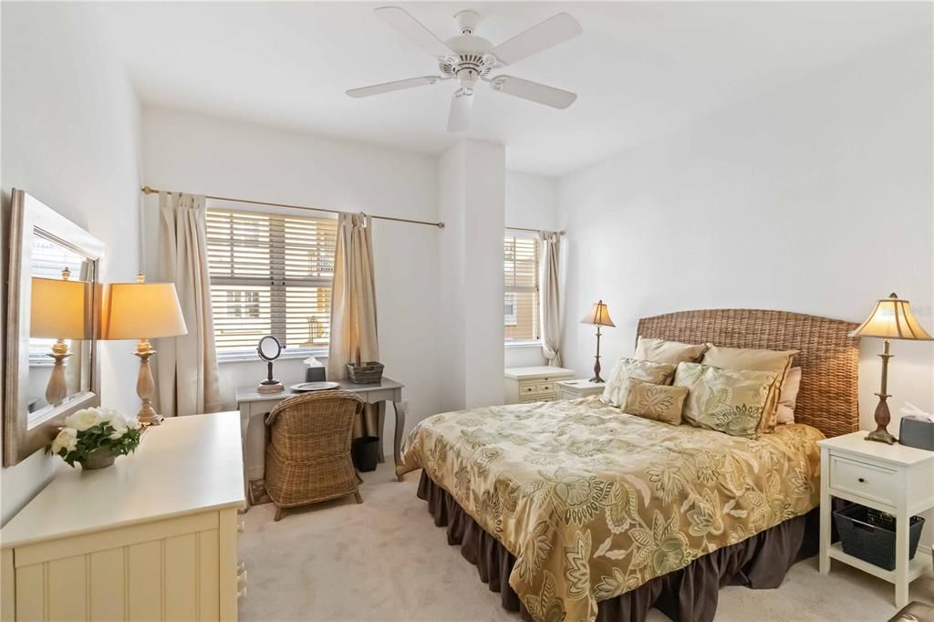 En Venta: $388,000 (2 camas, 2 baños, 985 Pies cuadrados)