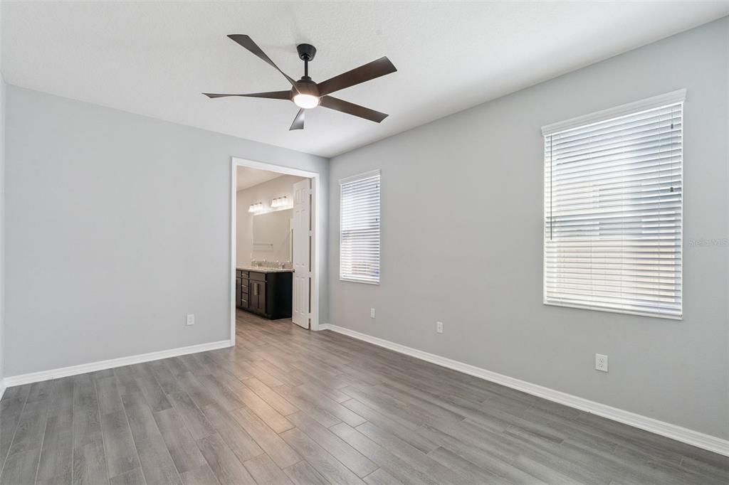 На продажу: $885,000 (5 спален, 5 ванн, 3687 Квадратных фут)