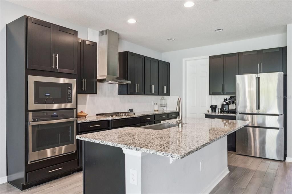 На продажу: $885,000 (5 спален, 5 ванн, 3687 Квадратных фут)