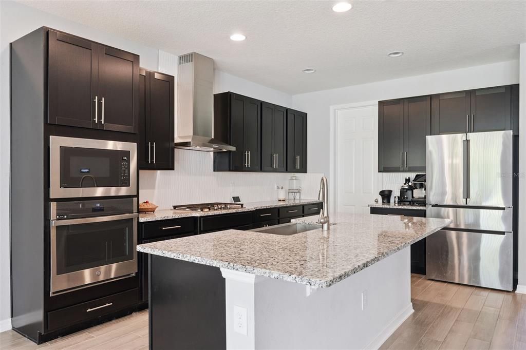 На продажу: $885,000 (5 спален, 5 ванн, 3687 Квадратных фут)