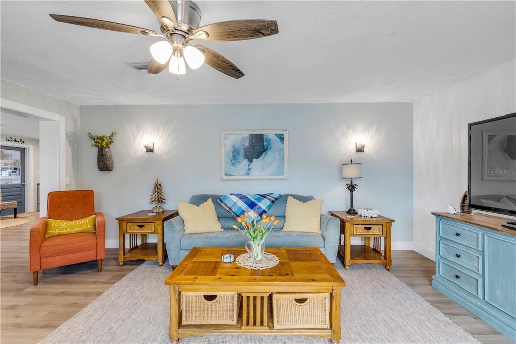 En Venta: $675,000 (3 camas, 2 baños, 1547 Pies cuadrados)