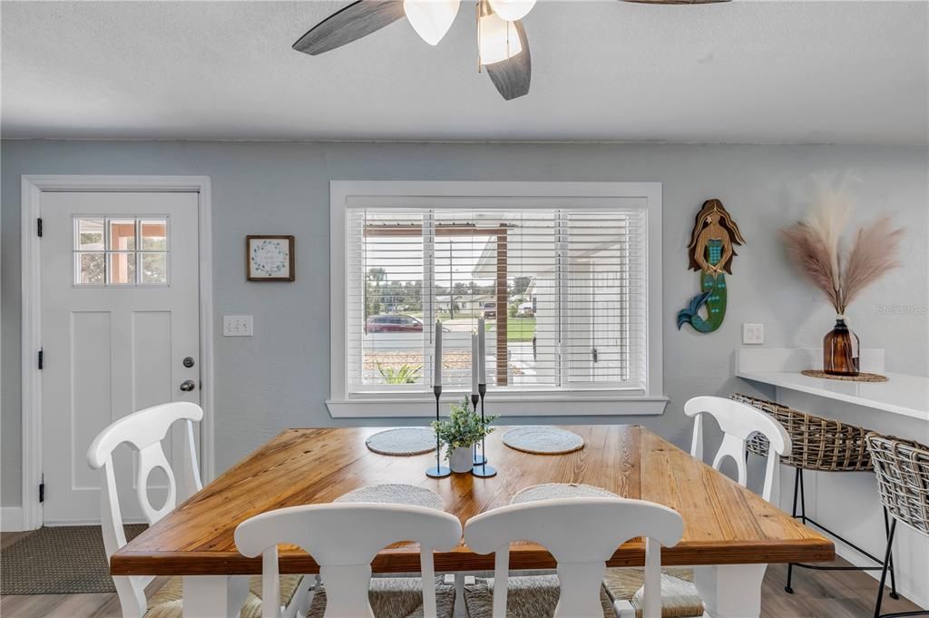 En Venta: $675,000 (3 camas, 2 baños, 1547 Pies cuadrados)