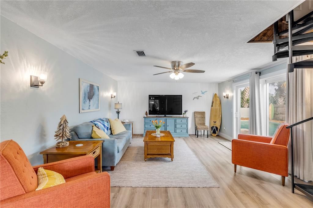 En Venta: $675,000 (3 camas, 2 baños, 1547 Pies cuadrados)