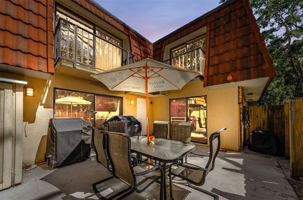 На продажу: $299,000 (2 спален, 2 ванн, 1344 Квадратных фут)