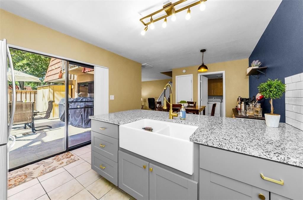 На продажу: $299,000 (2 спален, 2 ванн, 1344 Квадратных фут)