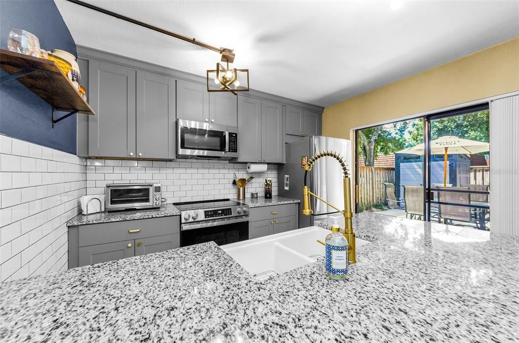 На продажу: $299,000 (2 спален, 2 ванн, 1344 Квадратных фут)