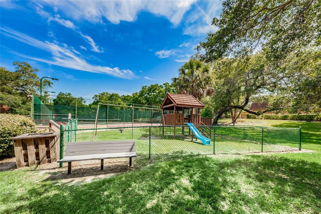 На продажу: $299,000 (2 спален, 2 ванн, 1344 Квадратных фут)