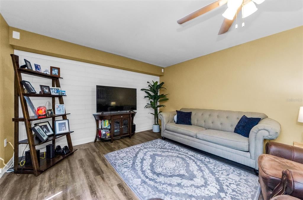 На продажу: $299,000 (2 спален, 2 ванн, 1344 Квадратных фут)