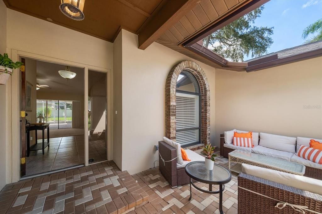 For Sale: $595,000 (5 beds, 3 baths, 2949 Square Feet)