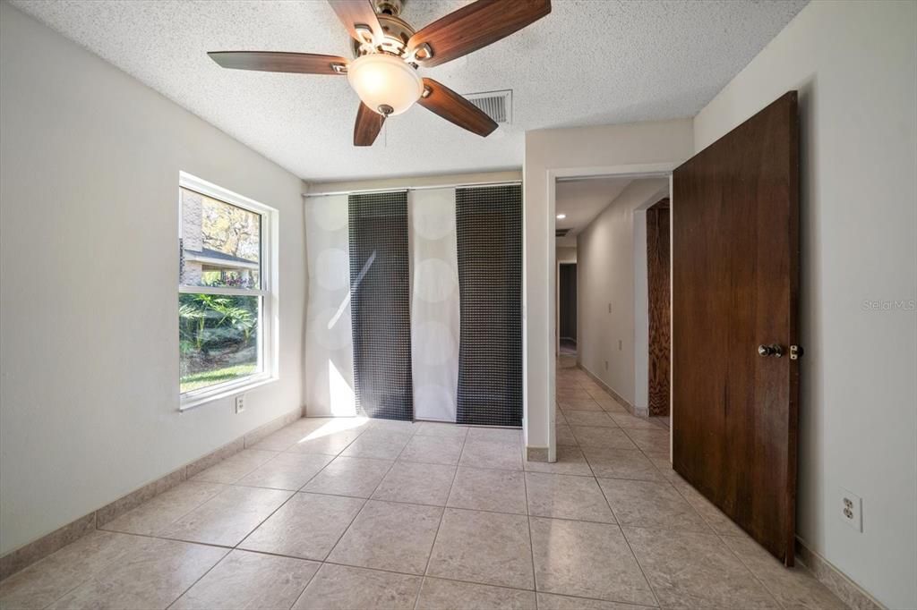 For Sale: $595,000 (5 beds, 3 baths, 2949 Square Feet)